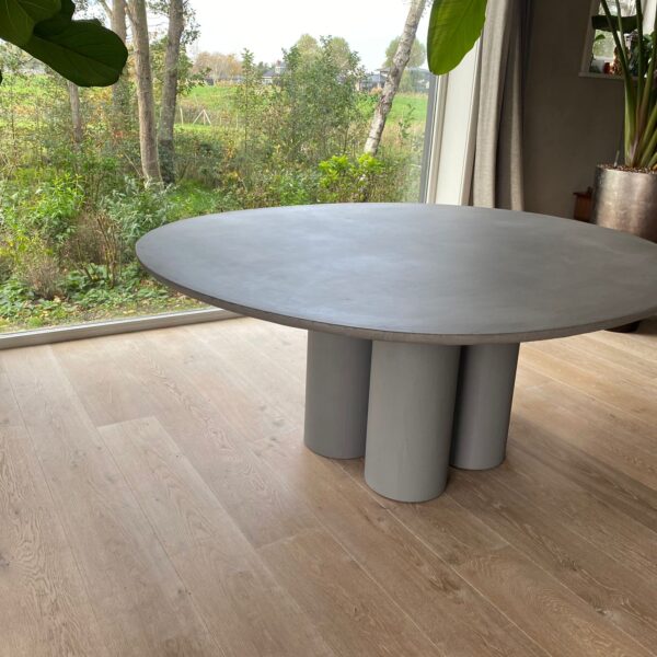 Bogard ronde beton tafel | Charcoal 1