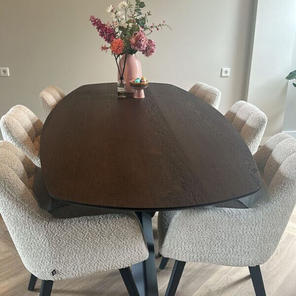 Bogard eettafel Scandinavisch